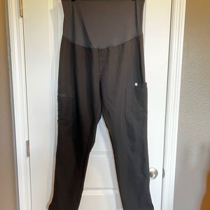 FIGS Yola Maternity Scrubs - Black - L